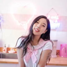 Elle Lee (19) ElleLee