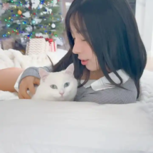 Elle Lee (43) Elle Lee (43)