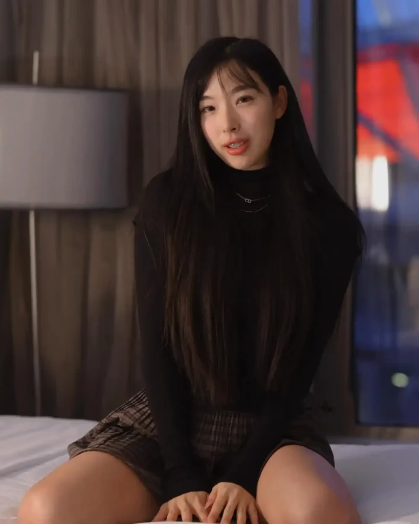 ทำความรู้จัก ElleLee