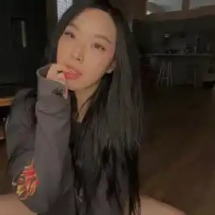 Elle Lee (63) Elle Lee (63)