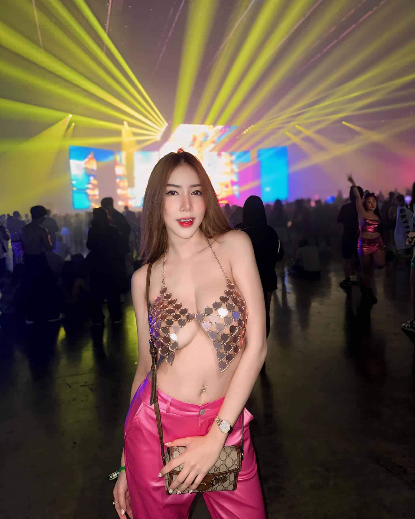 เนเปิ้ล นันทนา นางแบบสาวสวย เซ็กซี่ หุ่นแซ่บ อกตู้ม เด็ดมาก 26
