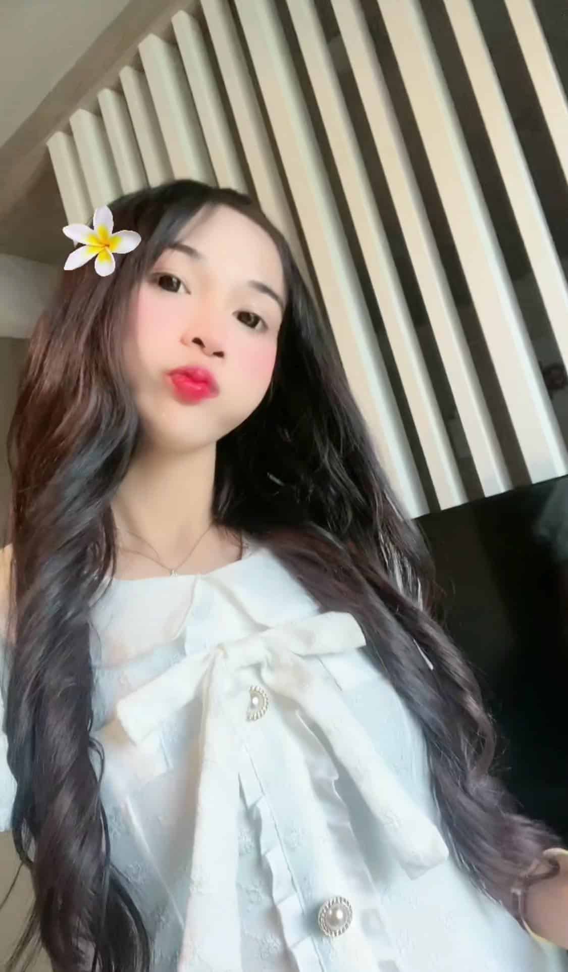 น้องตี้เด็ด สาวสวยเน็ตไอดอลหน้าเด็ก กับผลงานสาย 18+ สุดยั่ว 52