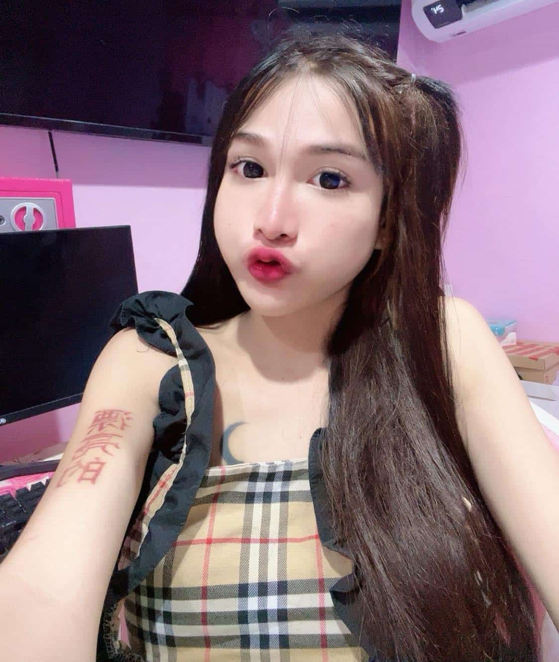 น้องตี้เด็ด สาวสวยเน็ตไอดอลหน้าเด็ก กับผลงานสาย 18+ สุดยั่ว 57