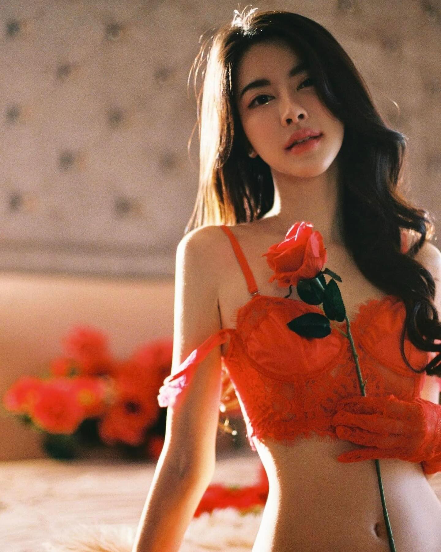 ปุยฝ้าย อมลรดา นางแบบ CupE สวยเซ็กซี่ แซ่บ จาก โหนกระแส 36