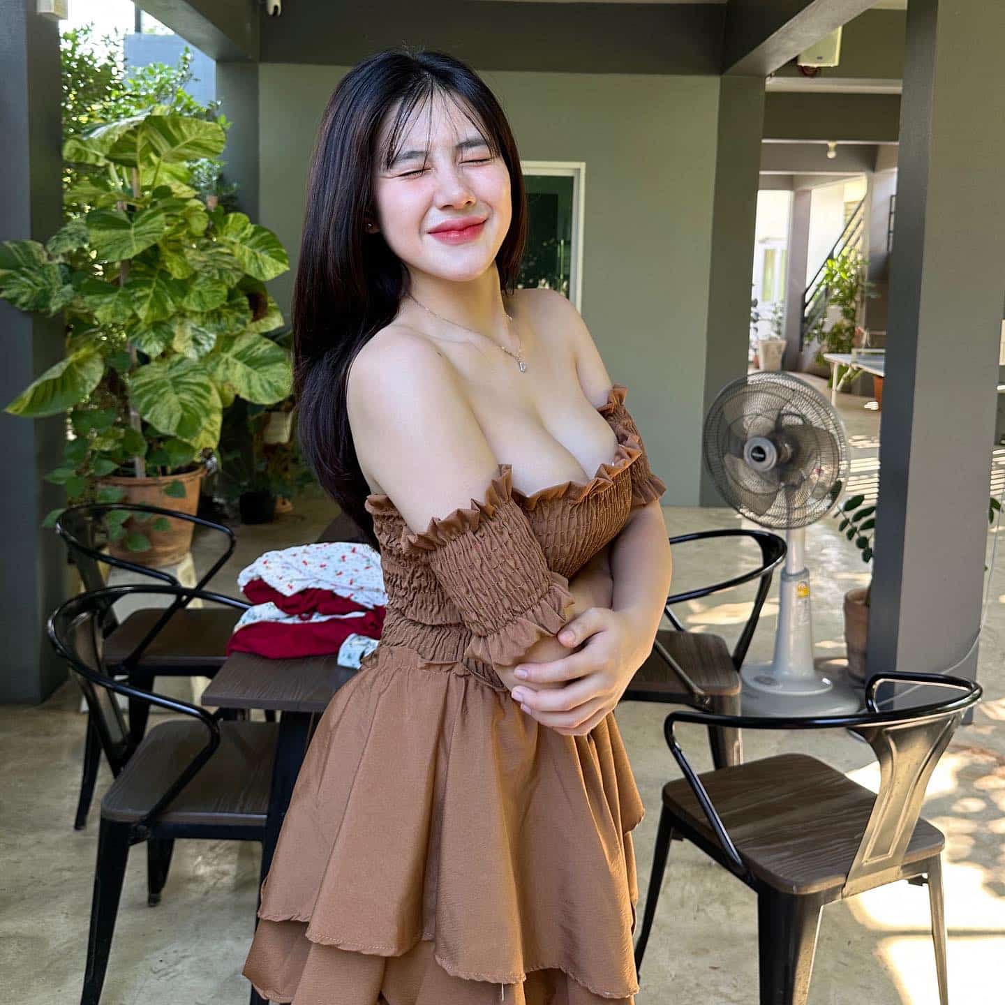 แนน วริศรา ดาว TikTok สายขี้เล่น ทรงโตสุดอวบอั๋น 1