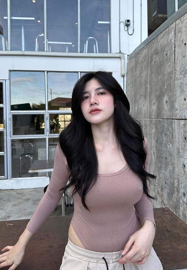 แนน วริศรา ดาว TikTok สายขี้เล่น ทรงโตสุดอวบอั๋น 24
