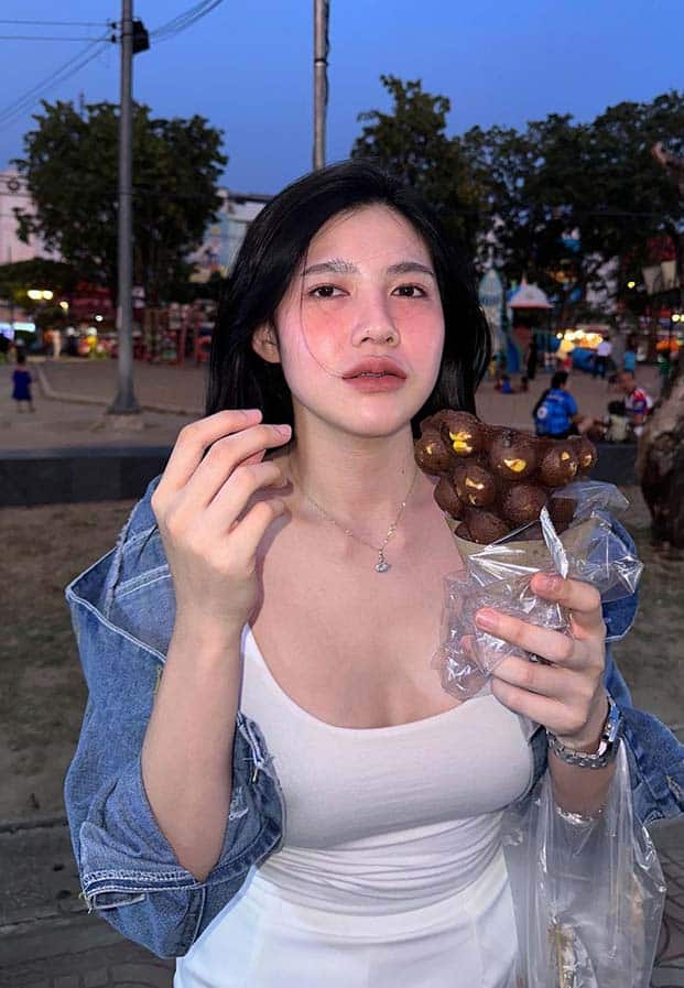 แนน วริศรา ดาว TikTok สายขี้เล่น ทรงโตสุดอวบอั๋น 28