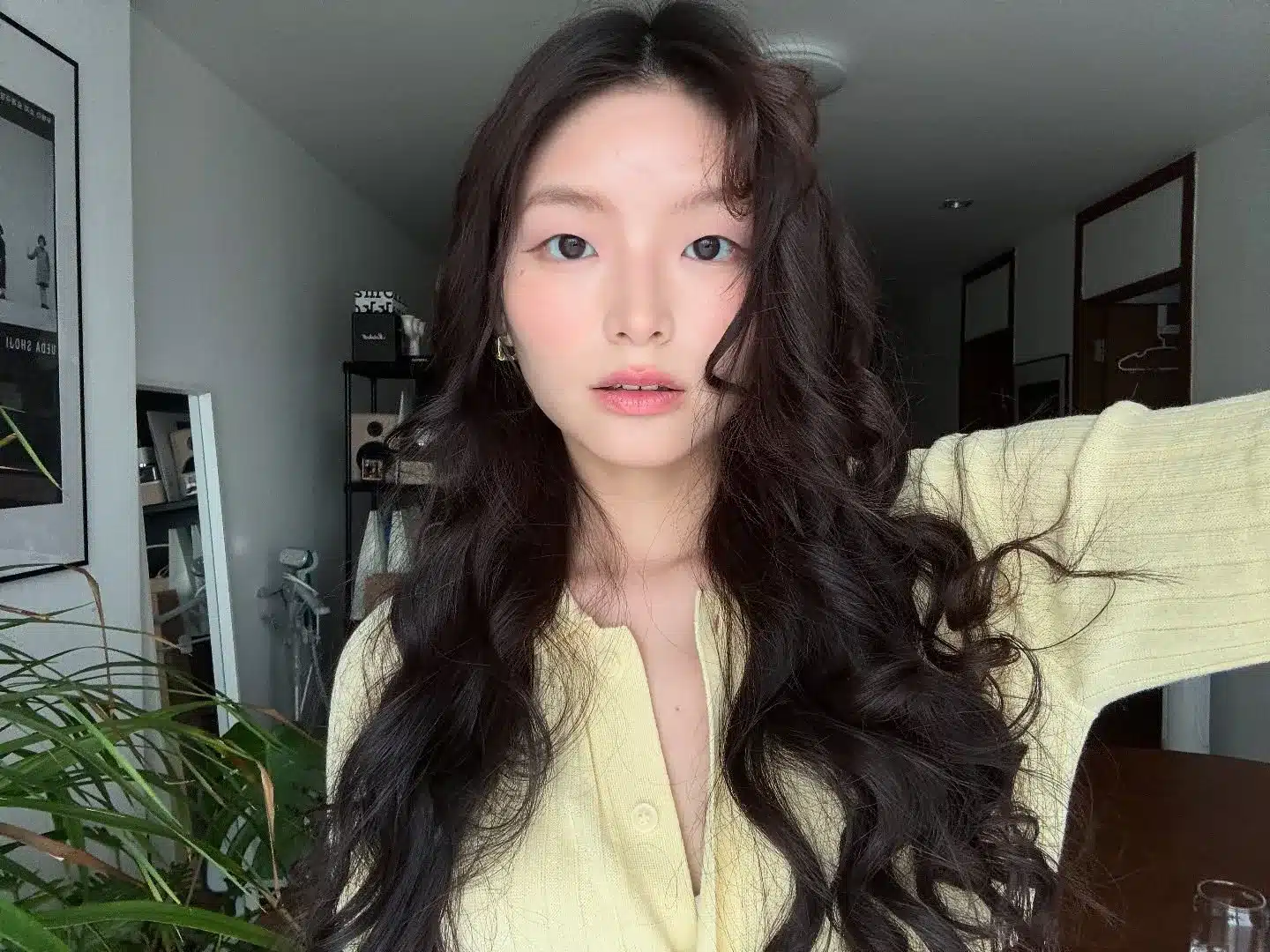 คิ้ว อนงค์นาถ หรือ ลีนุกซ์ นางแบบสาวหมวยหน้าเก๋ จากสงครามส่งด่วน 8